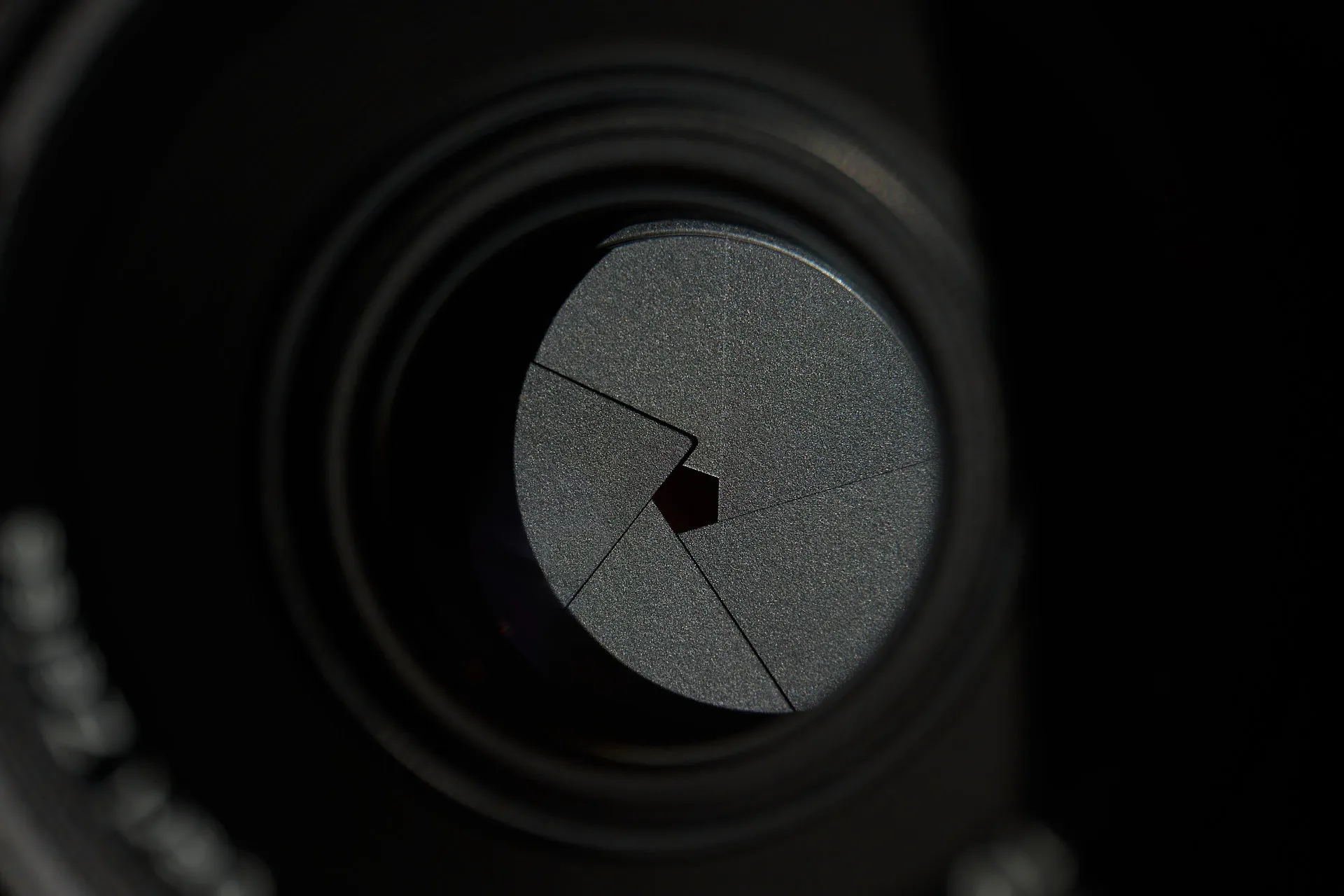 close up of hasselblad lens blades